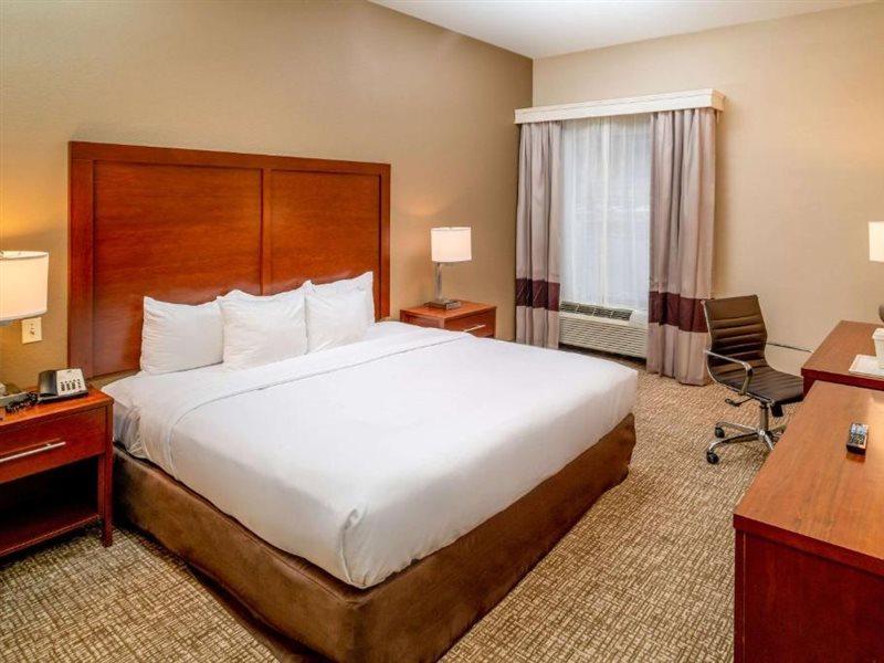 Comfort Inn & Suites Grundy エクステリア 写真