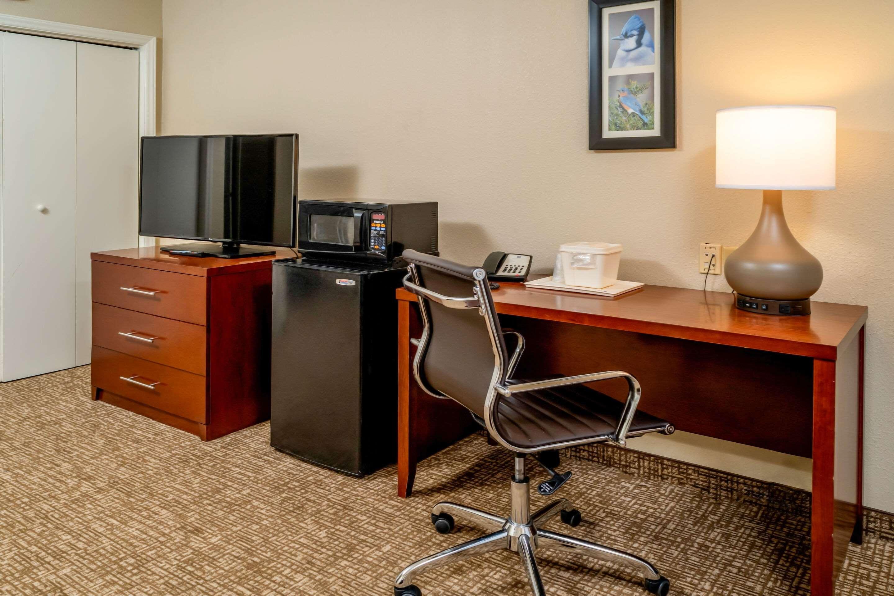 Comfort Inn & Suites Grundy エクステリア 写真