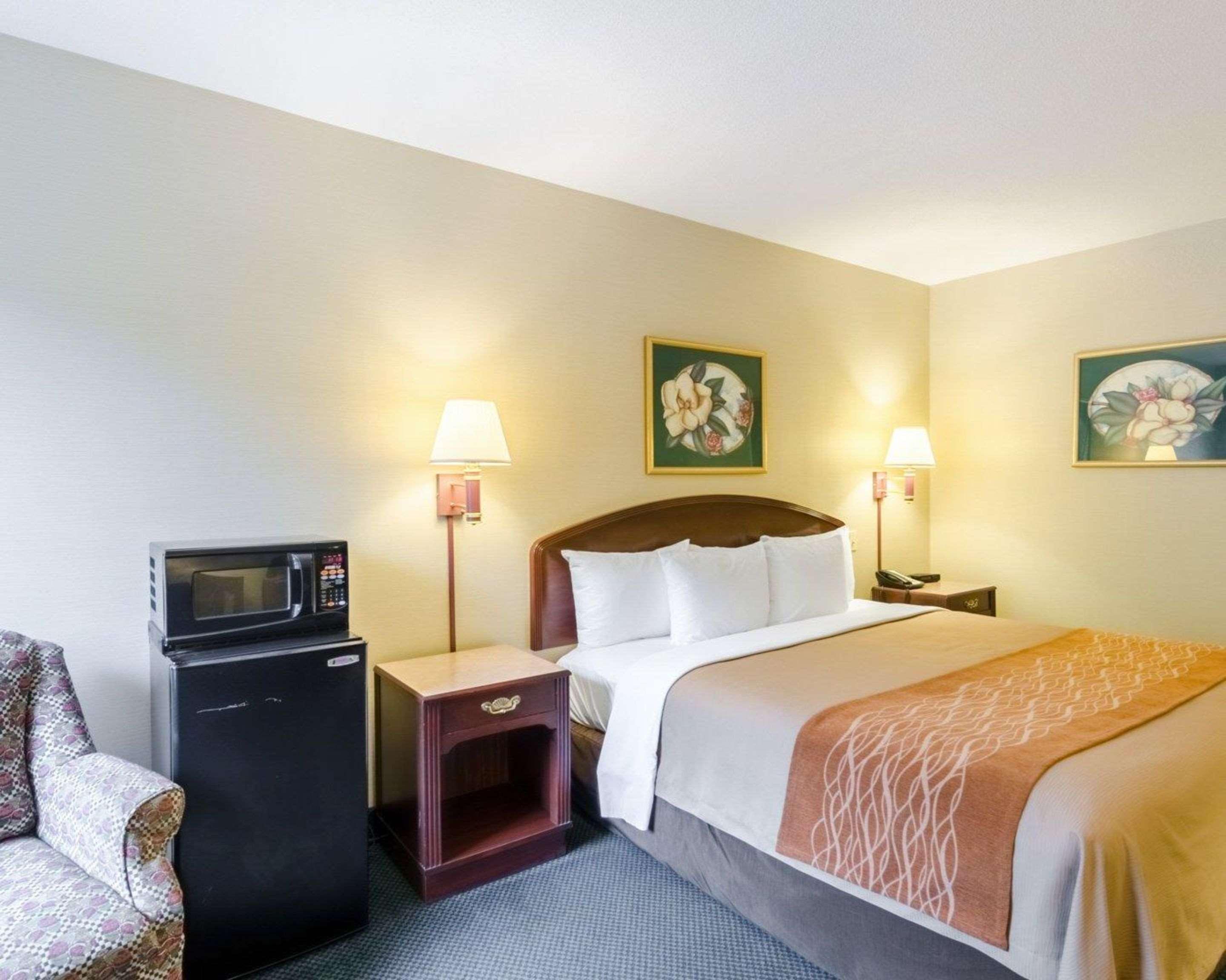 Comfort Inn & Suites Grundy エクステリア 写真