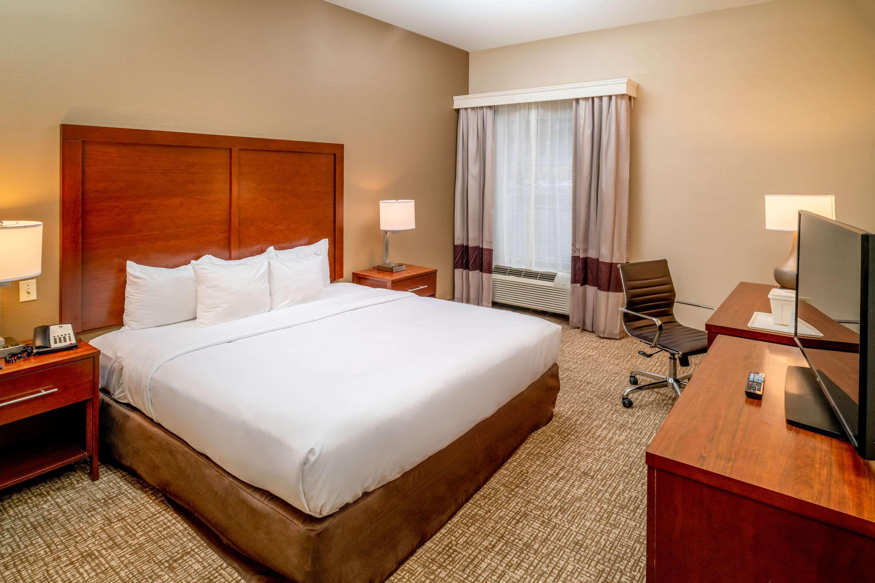Comfort Inn & Suites Grundy エクステリア 写真