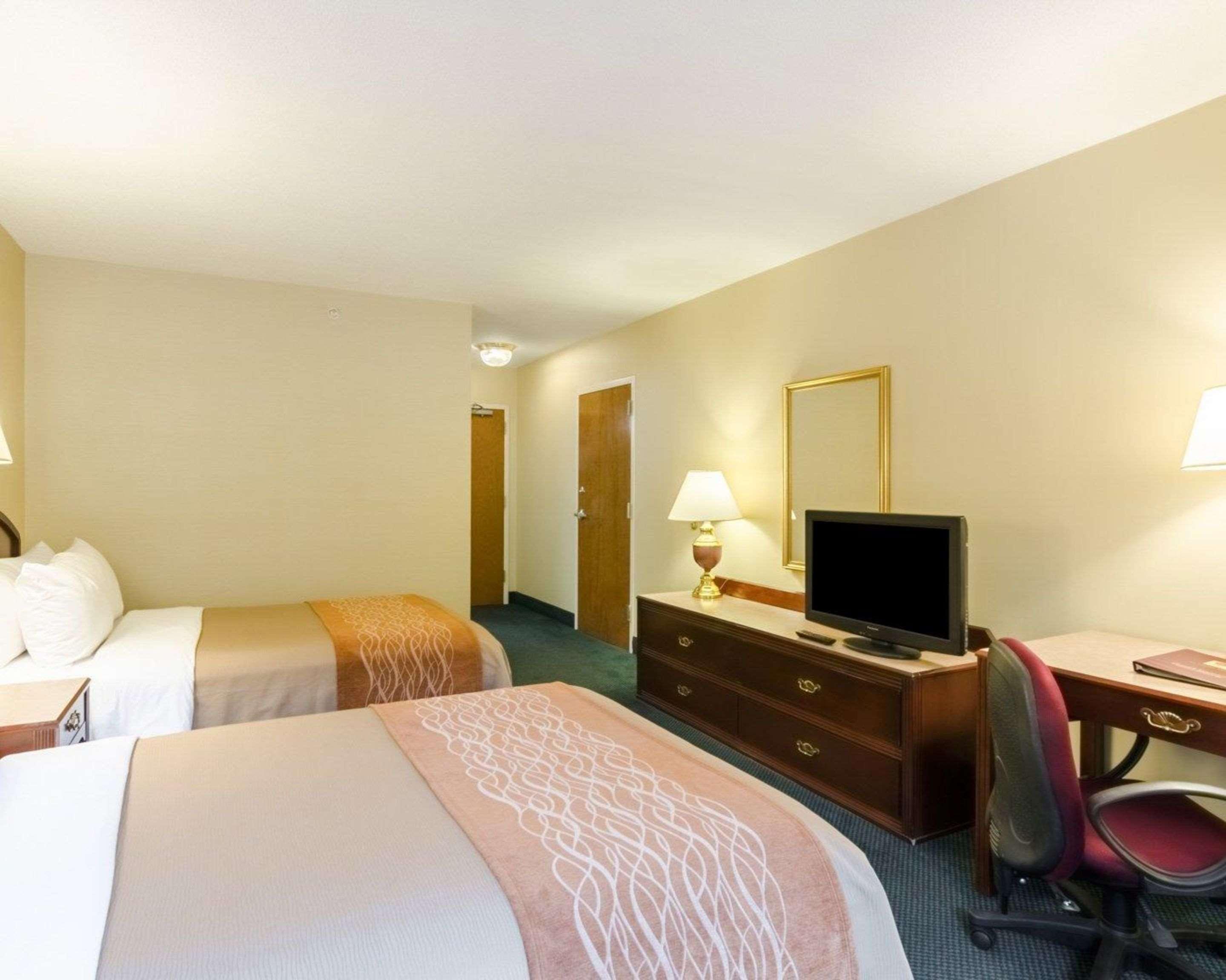 Comfort Inn & Suites Grundy エクステリア 写真