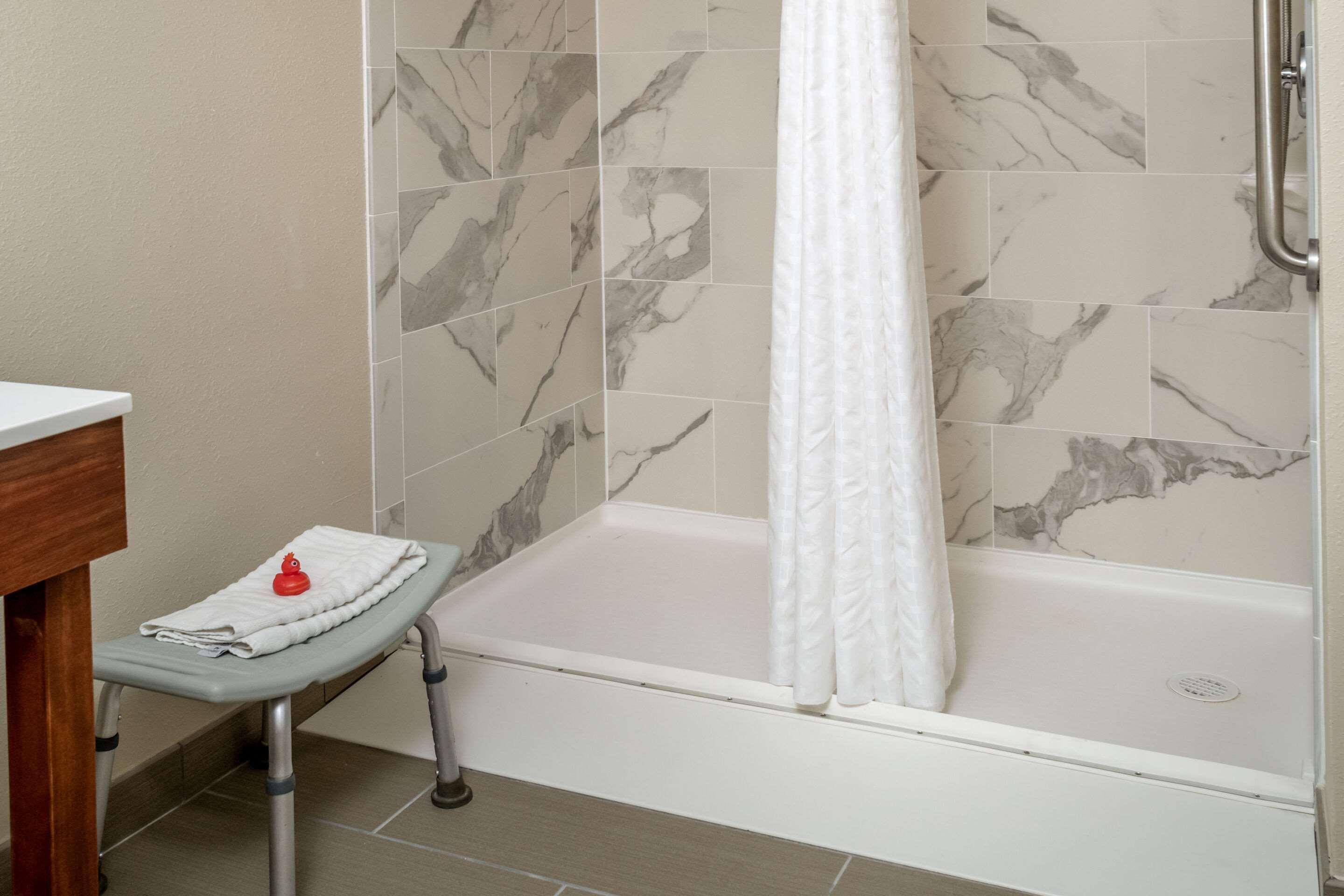 Comfort Inn & Suites Grundy エクステリア 写真