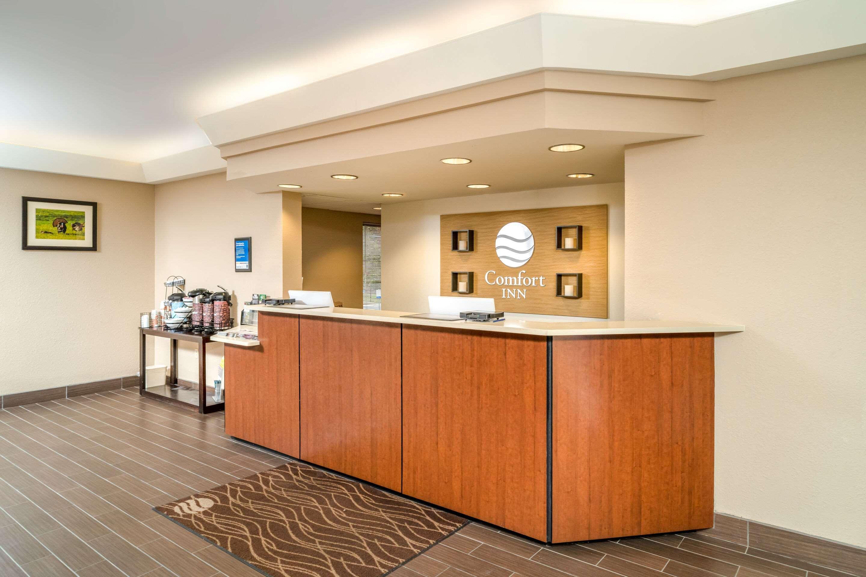 Comfort Inn & Suites Grundy エクステリア 写真