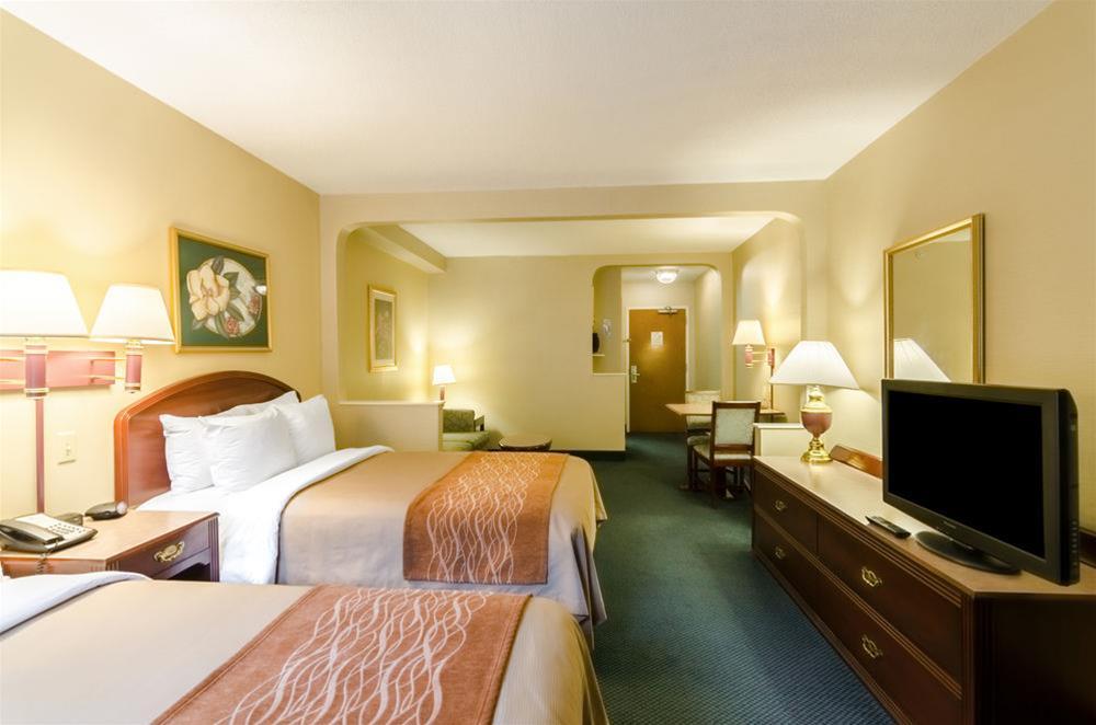 Comfort Inn & Suites Grundy エクステリア 写真