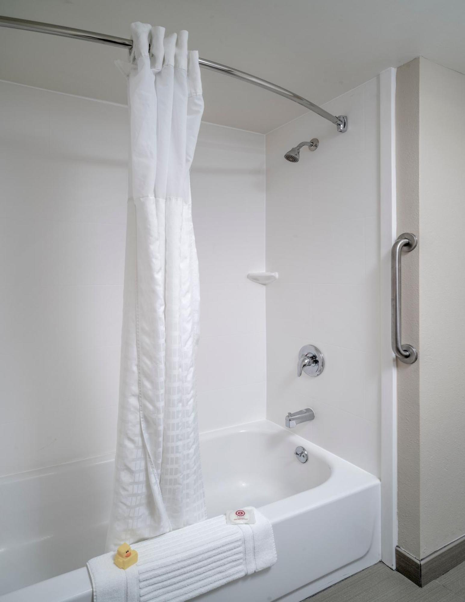 Comfort Inn & Suites Grundy エクステリア 写真