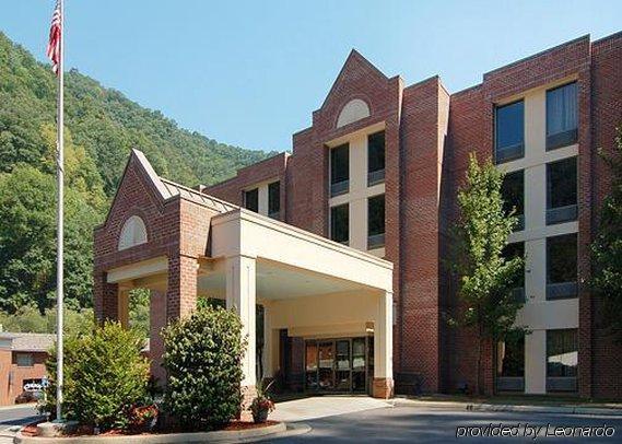 Comfort Inn & Suites Grundy エクステリア 写真