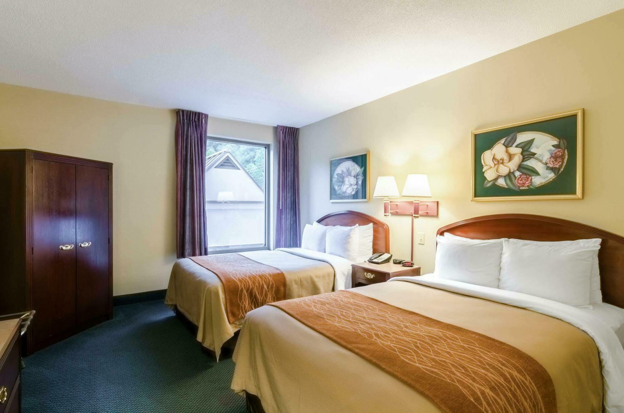 Comfort Inn & Suites Grundy エクステリア 写真